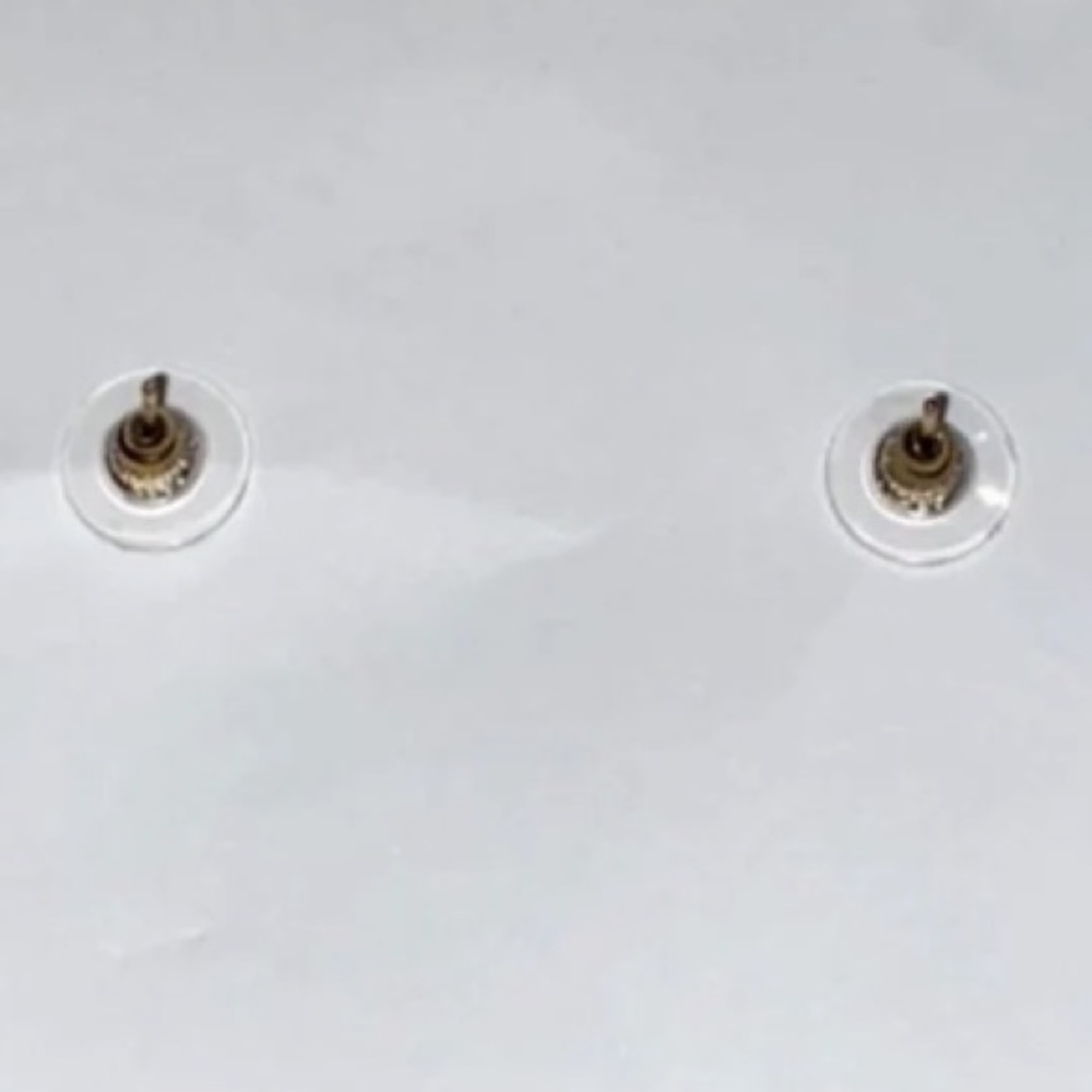 Stud Earring - Picture 3 of 3